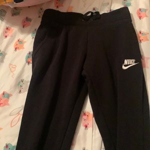 Kids Nike sweatpants Medium only used once no flaws